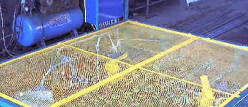 The universal machine for palletes corners cutting